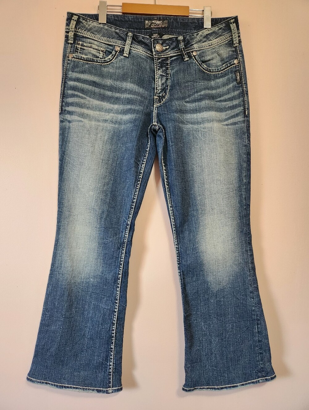 Silver Jeans Suki Surplus Y2K Embroidered Flap Pocket Western Bootcut Jeans 34